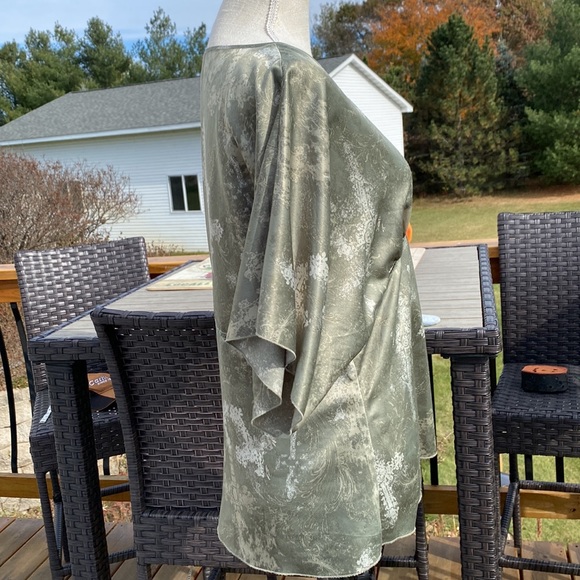 Womens Calvin Klein Funky CROSS Silky Top! ✝️ STUNNING! 🎄Large Must See! - Picture 4 of 14